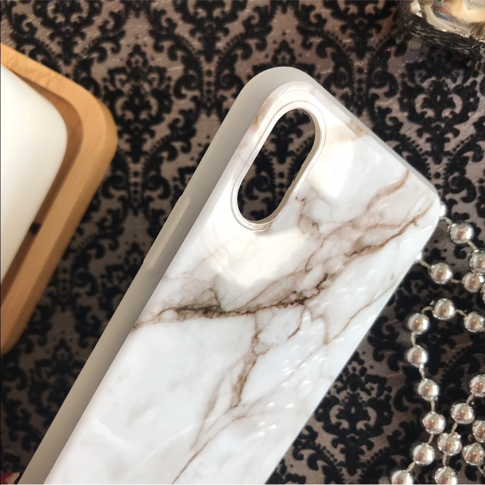 Gorgeous Marble Protective iPhone X / XS - Picture 3 of 4